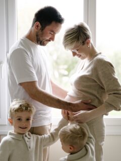 [LIFESTYLE]

C’est toujours un immense honneur quand des collègues (de talent comme @aureliegauphotographie) me confient leurs souvenirs, et un peu (beaucoup) de pression quand même 😅, merci infiniment Aurelie pour confiance! J’ai hâte de rencontrer ce petit chou et  découvrir son secret 🩵🩷

.
.
.
.
#photographelifestylelille #seancegrossesselille #photographelille